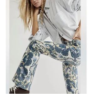 We The Free Penny Pull-On Printed Flare Jeans 27